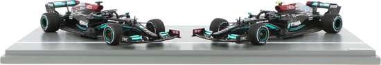 Mercedes-AMG F1 W12 E Performance Spark Modelauto 1:43 2021 Lewis Hamilton / Valtteri Bottas van Mercedes-AMG F1