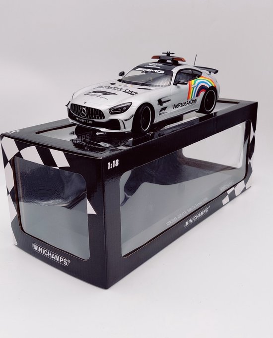 Mercedes-AMG GT-R  2020  ‘Safety Car Formula 1’ 2020 - 1:18 - Minichamps van Mercedes