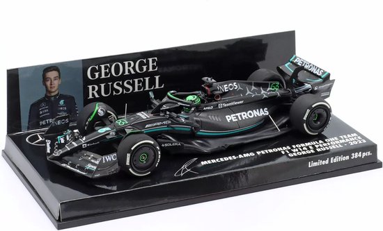 Mercedes-AMG Petronas F1 Team W14 E Performance #63 2023 - 1:43 - Minichamps van Mercedes