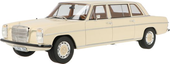Mercedes-Benz 230 (V114) Lang Cult Modelauto 1:18 1972 CML004-2 Schaalmodel van Mercedes-Benz