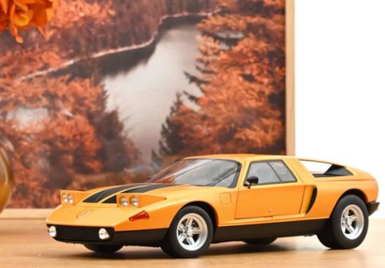 Mercedes Benz C 111 1970 Oranje - Model 1/18 Norev van Norev
