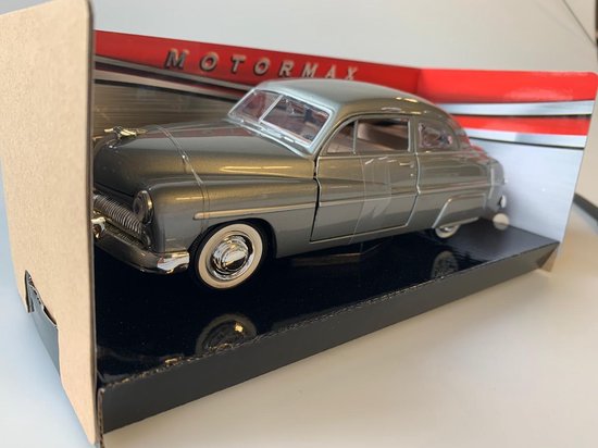 Mercury Coupe 1949 - 1:24 - Motor Max van MERCURY