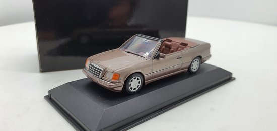 Minichamps Mercedes E-class 1:43 1994 Cabriolet - Modelauto - Schaalmodel - Model auto - Miniatuurautos - Miniatuur auto van Minichamps