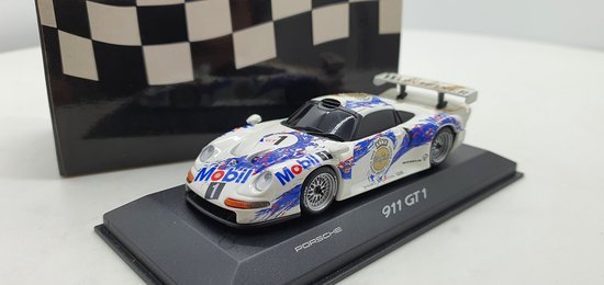 Minichamps Porsche 911 GT 1 1:43 Le Mans 1997 AG Stuck - Boutsen - Wollek - Modelauto - Schaalmodel - Model auto - Miniatuurautos - Miniatuur auto van Minichamps