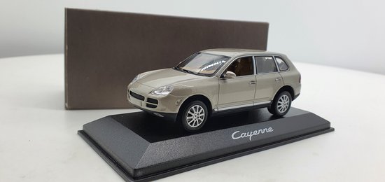 Minichamps Porsche Cayenne 1:43 Grijs - Modelauto - Schaalmodel - Model auto - Miniatuurautos - Miniatuur auto van Minichamps