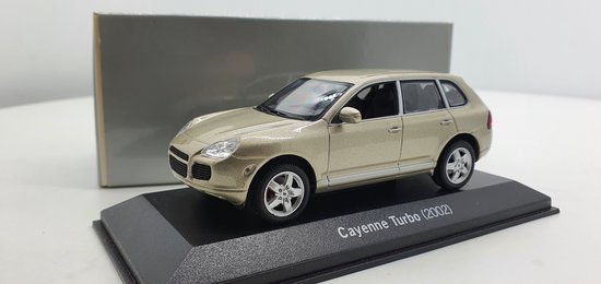 Minichamps Porsche Cayenne Turbo 1:43 2002 Champagne - Modelauto - Schaalmodel - Model auto - Miniatuurautos - Miniatuur auto van Minichamps