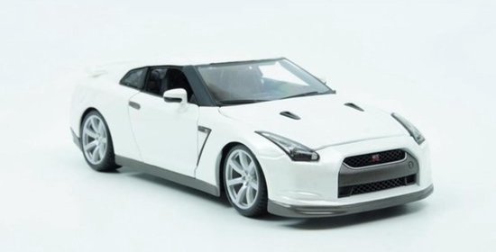 Nissan Gt-r 2017 1:24 wit van Nissan