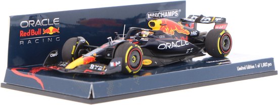 Oracle Red Bull Racing RB18 #1 Winner Azerbaijan GP 2022 - 1:43 - Minichamps van Oracle Red Bull Racing