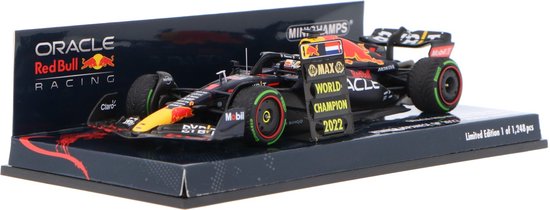 Oracle Red Bull Racing RB18 #1 Winner Japanese GP 2022 +Pitboard WC - 1:43 - Minichamps van Oracle Red Bull Racing