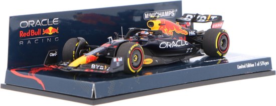 Oracle Red Bull Racing RB18 #11 Saudi Arabian GP 2022 - 1:43 - Minichamps van ORACLE
