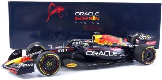 Oracle Red Bull Racing RB18 Max Verstappen Winner Dutch GP 2022 - 1:18 - Minichamps