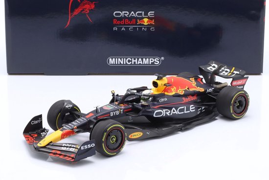 Oracle Red Bull Racing RB18 Max Verstappen Winner Italian GP 2022 - 1:18 - Minichamps van Merkloos