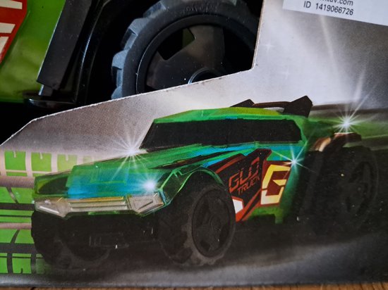 Playtive Glow Race Auto - met 3 licht- en geluidseffecten - Terugtrekmechanisme - op Batterijen - Groen van Playtive