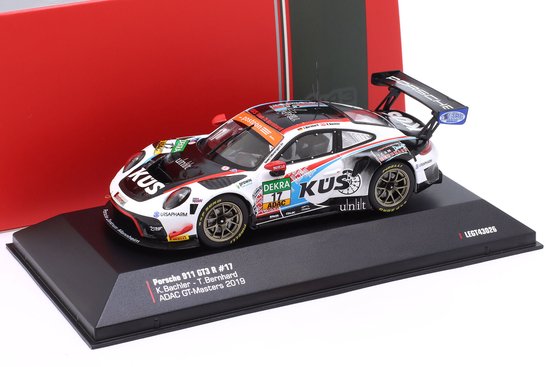 Porsche 911 GT3 R #17 ADAC GT-Masters 2019 - 1:43 - IXO Models van Porsche