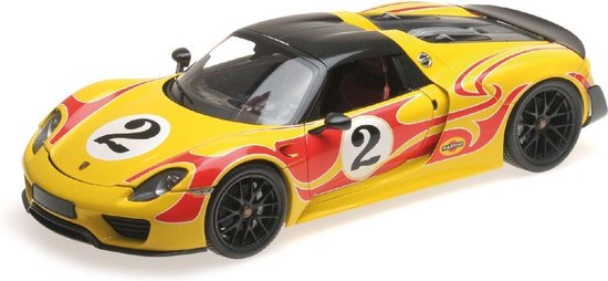 Porsche 918 Spyder Weissach Package 2015 - 1:18 - Minichamps van Porsche