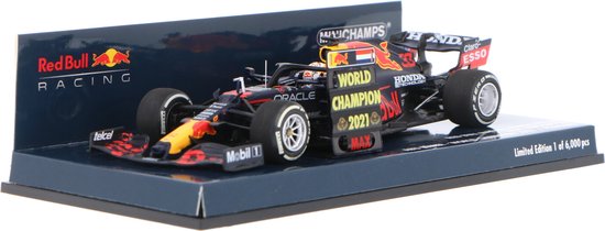 Red Bull Racing Honda RB16B #33 Winner Abu Dhabi GP 2021 +Pitboard WC 2021 - 1:43 - Minichamps van Red Bull