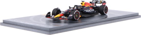 Red Bull Racing RB18 Spark Modelauto 1:43 2022 Max Verstappen Oracle Red Bull Racing S8553 Abu van Red Bull