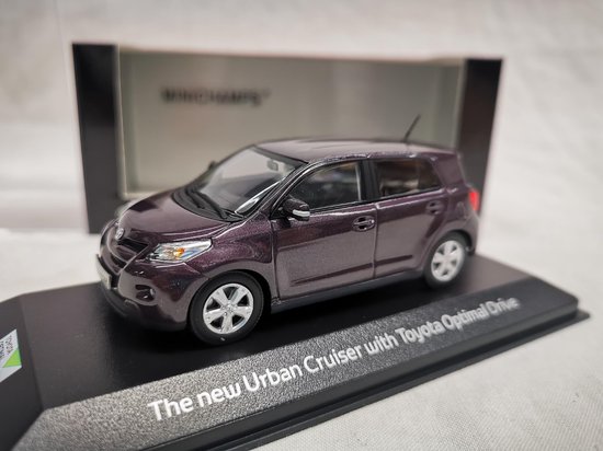 Toyota Urban Cruiser 2009 Paars Metallic 1-43 Minichamps van Toyota