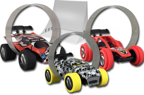 Trixx 360 3 Stuntcars (wit/groen/zwart) incl. extra grote Stuntramp van Rcemotion