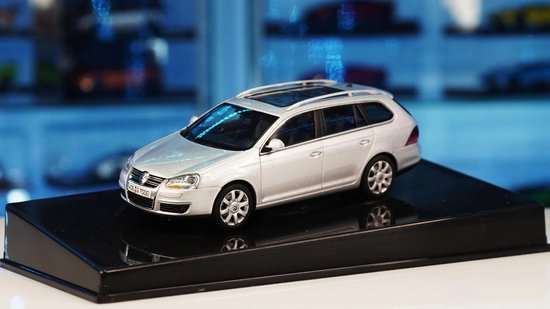Volkswagen Golf V Variant - 2007 - Autoart 1:43 van AUTOart