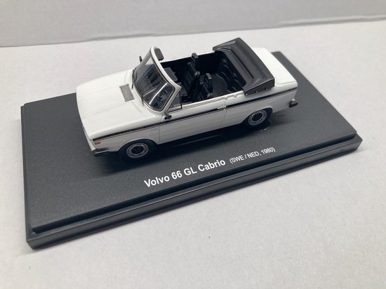 Volvo 66 Cabrio Wit - schaalmodel - 1:43 van Volvo