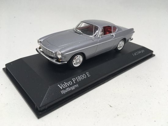 VOLVO P1800 E - 1:43 - Grijs - Minichamps - Modelauto - Schaalmodel - Modelauto - Miniatuurauto - Miniatuur autos van Volvo